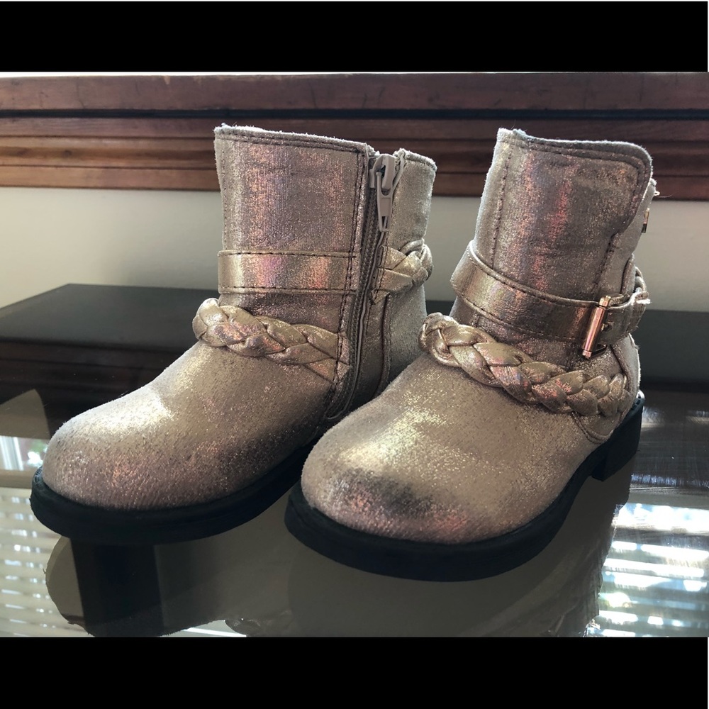 Toddler girl bebe gold zipper boots